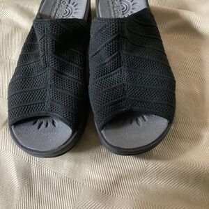 So Lite by Easy Street Airy Sandals 7.5 BlackStretch Comfort Wedge Slip-On Shoes